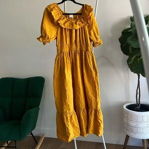 Yellow dress with pockets